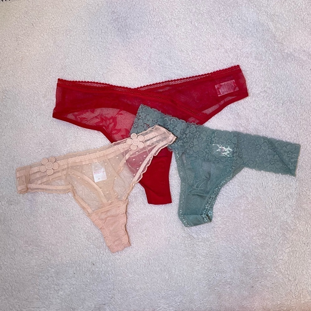 BNIB - 3 Pairs of Woman’s Knotty Knickers
